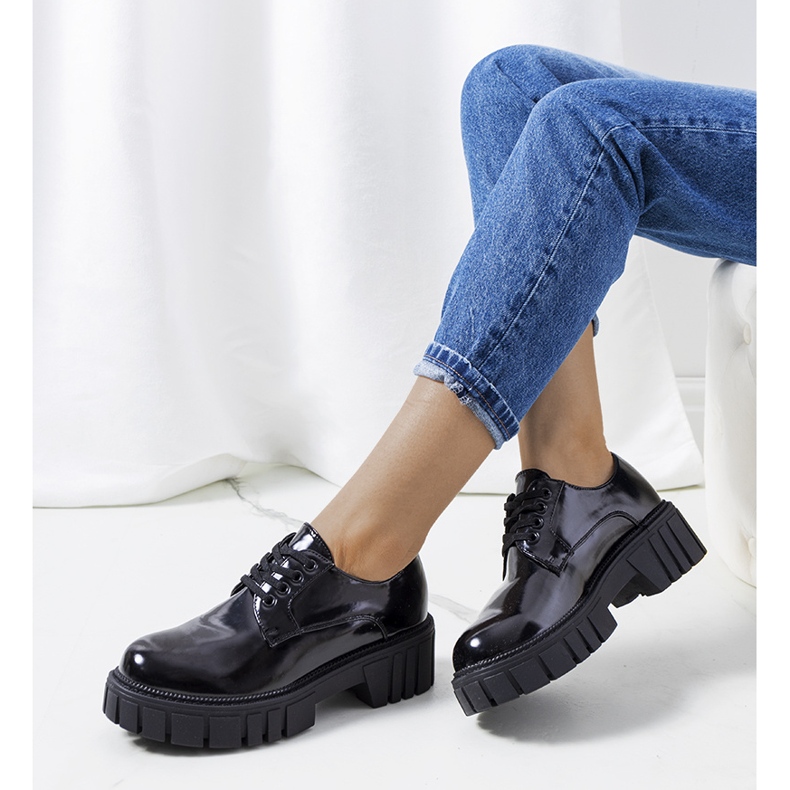 Chaussures Cardero laquées noires 1