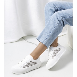 Baskets blanches sur la plateforme Birkett gris 2 Baskets blanches sur la plateforme Birkett gris 2