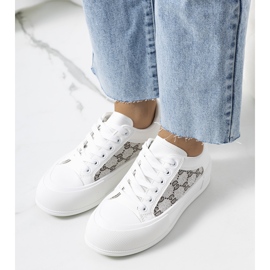 Baskets blanches sur la plateforme Birkett gris 1 Baskets blanches sur la plateforme Birkett gris 1