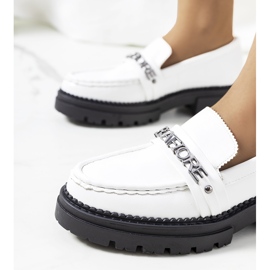 Mocassins blancs sur semelle haute Louelle blanche 1 Mocassins blancs sur semelle haute Louelle blanche 1