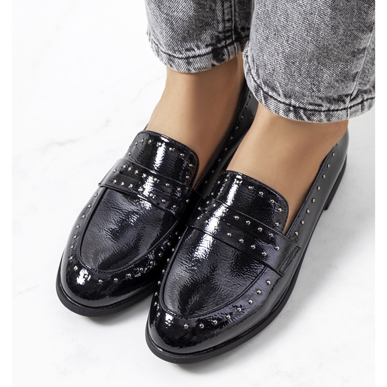 Chaussures en cuir noir avec clous Rozerin le noir 1