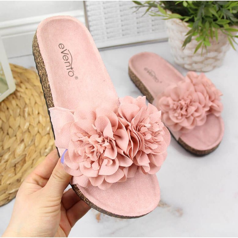 Chaussons Avec Fleurs Roses En eVento 1