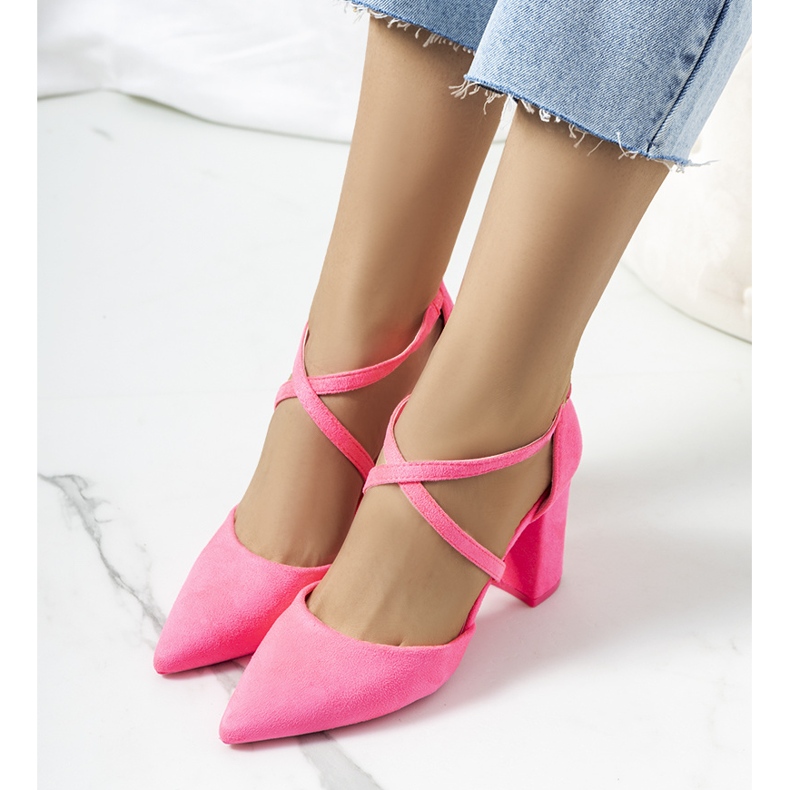 Escarpins fluo roses sur le Hassing post 1 Escarpins fluo roses sur le Hassing post 1