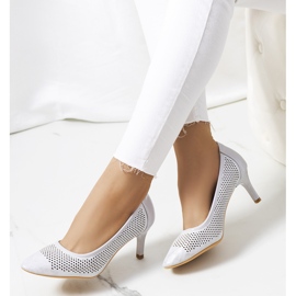 Escarpins ajourés gris sur talon Carling argent 1 Escarpins ajourés gris sur talon Carling argent 1