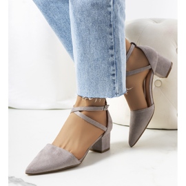 Escarpins gris sur le Hyde post 1