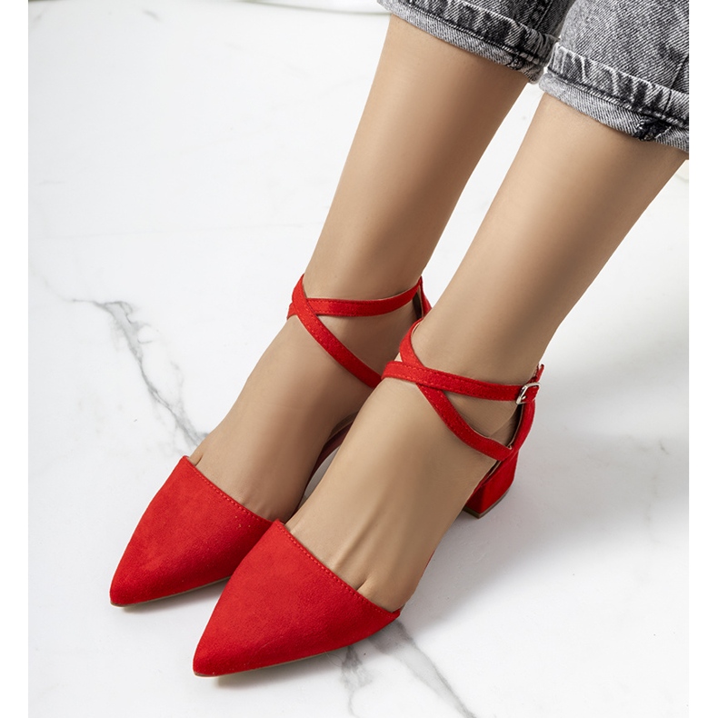 Escarpins rouges sur le Hyde post 1