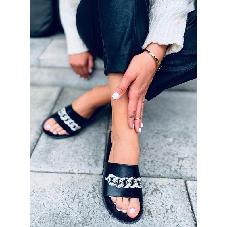 Chaussons Tilia Noir avec chaîne 2