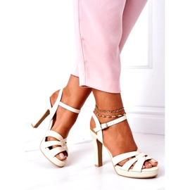 PW1 Sandales Élégantes Sur Un Bar Beige Anastasia 4 PW1 Sandales Élégantes Sur Un Bar Beige Anastasia 4