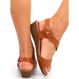 Sandales compensées basses Shara Camel brun 1