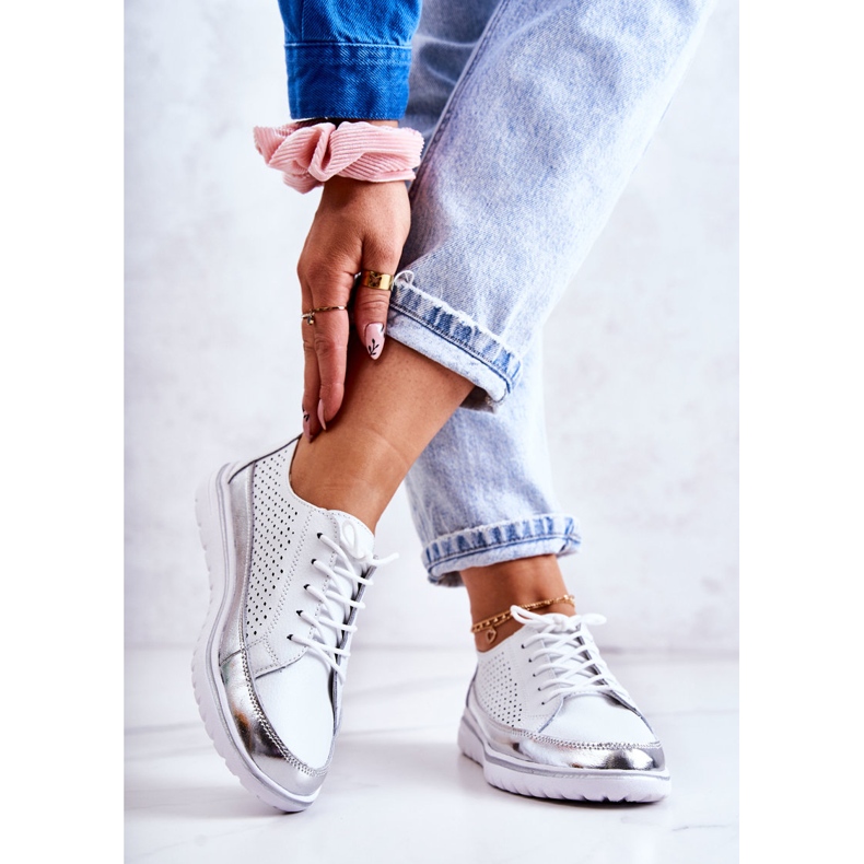 Vinceza Chaussures ajourées pour femmes sur la plate-forme blanc Deloren blanche argent 2