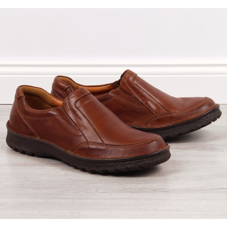 Chaussures pour hommes en cuir marron Łukbut 946 brun 1
