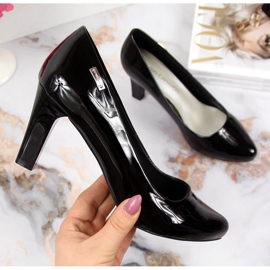 Escarpins noirs, poteau laqué par Sergio Leone le noir 2 Escarpins noirs, poteau laqué par Sergio Leone le noir 2