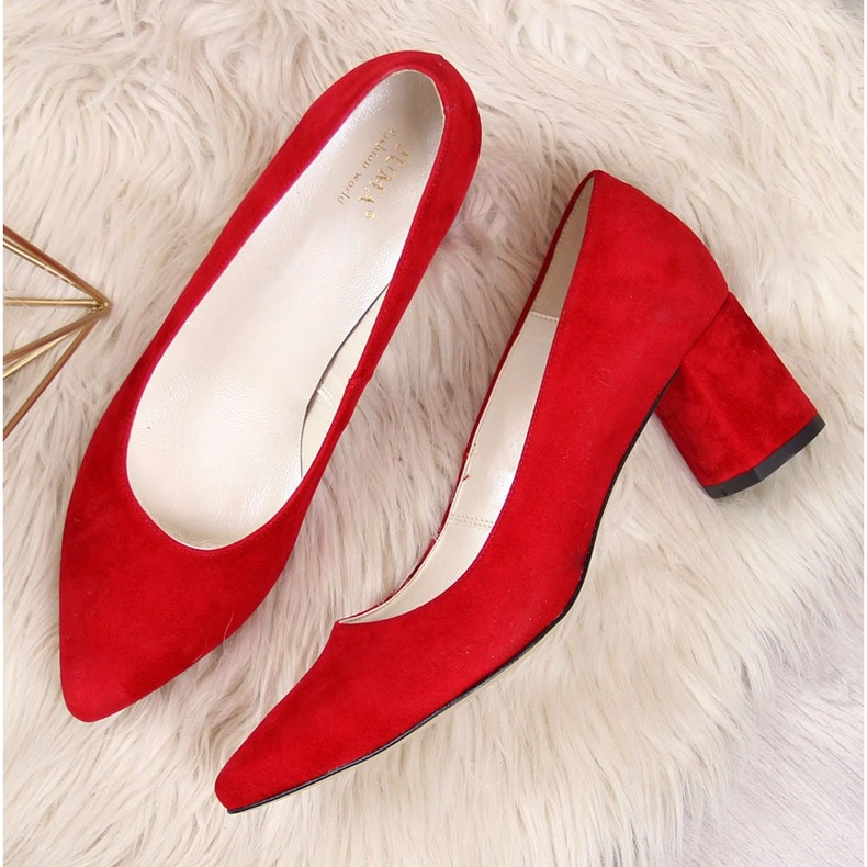 Escarpins sur un pilier en daim Juma rouge 2