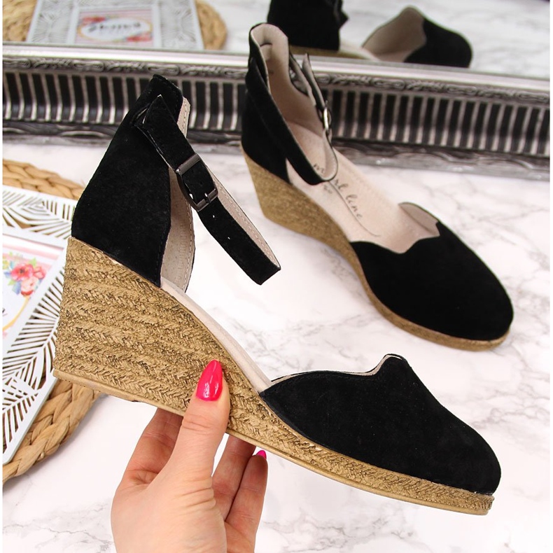 Sandales pour femmes en cuir sur un coin noir Filippo le noir 2