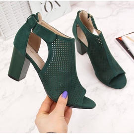 Sandales pour femmes Sabatina vertes avec velcro 1
