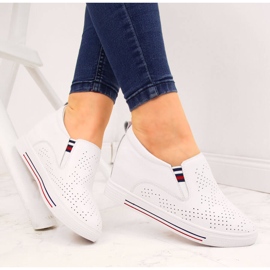Baskets femme en cuir sur semelle compensée ajourée blanche Filippo 1