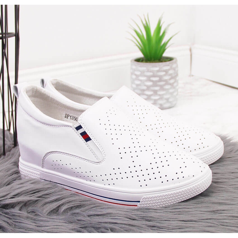 Baskets femme en cuir sur semelle compensée ajourée blanche Filippo 2