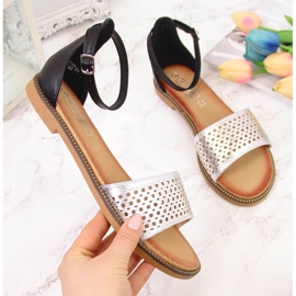 Sandales pour femmes avec rivets noir et argent Filippo le noir 2