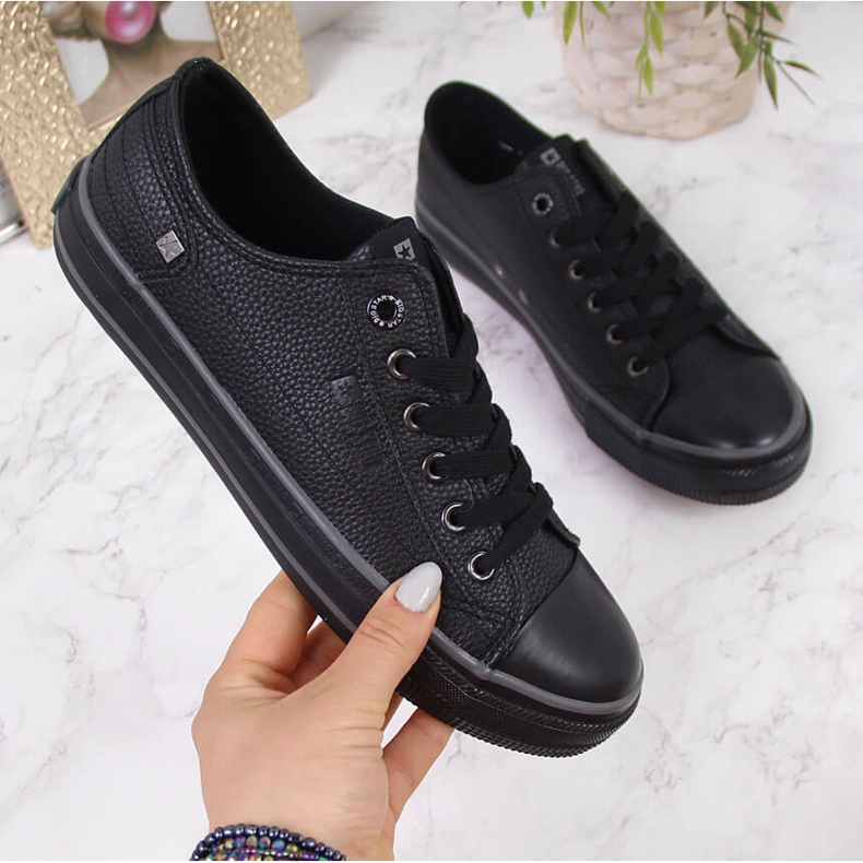 Chaussures basses en cuir écologique noir Big Star II274002 2