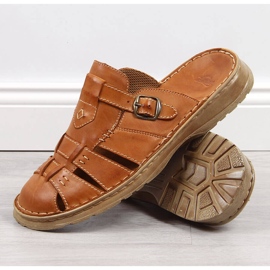 Pantoufles confortables en cuir marron pour hommes Łukbut 962 brun 3