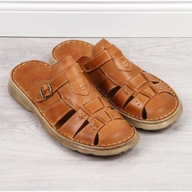 Pantoufles confortables en cuir marron pour hommes Łukbut 962 brun 2