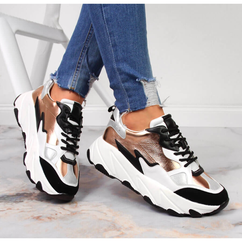 Baskets femme sur la plateforme Potocki blanc et or doré 1