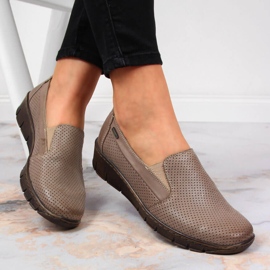 Chaussures pour femmes en cuir sur le coin Helios 350 beige 1