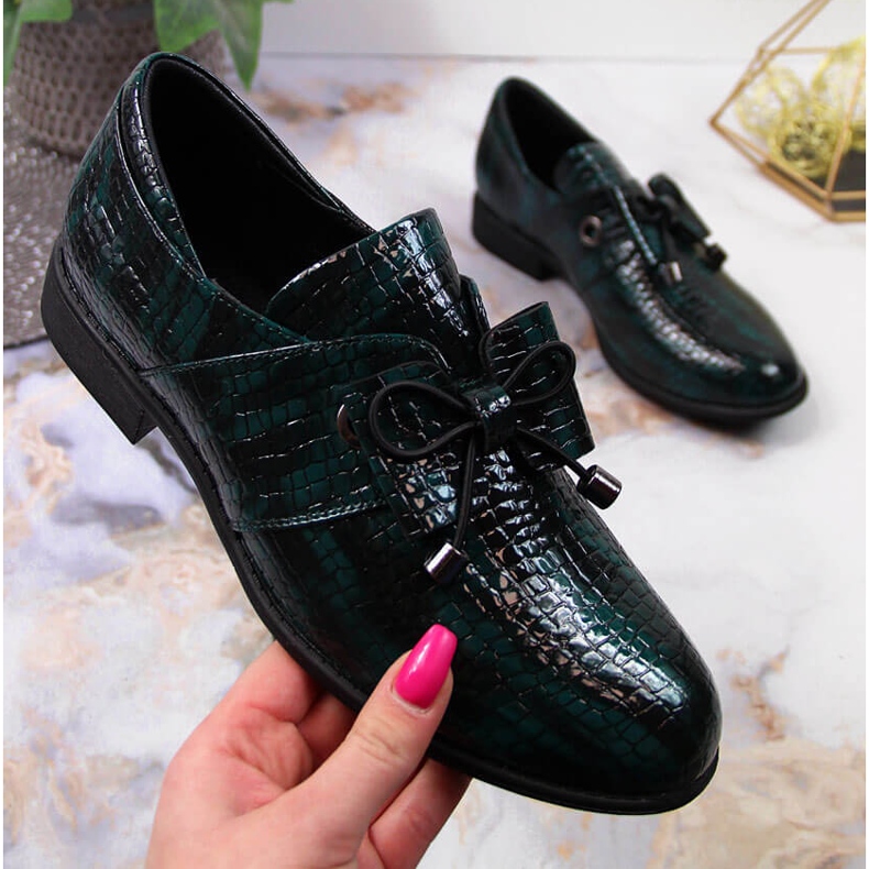 Chaussures pour femmes laquées vertes Jezzi avec un nœud 1