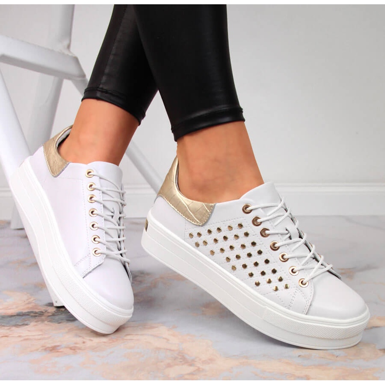 Baskets en cuir pour femmes avec rivets blancs Filippo 1