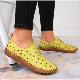 Chaussures confortables en cuir jaune Artiker 5