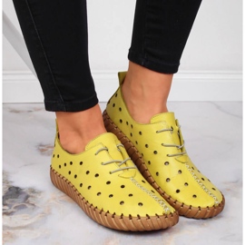 Chaussures confortables en cuir jaune Artiker 6