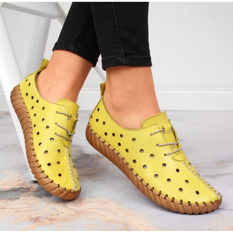 Chaussures confortables en cuir jaune Artiker 1