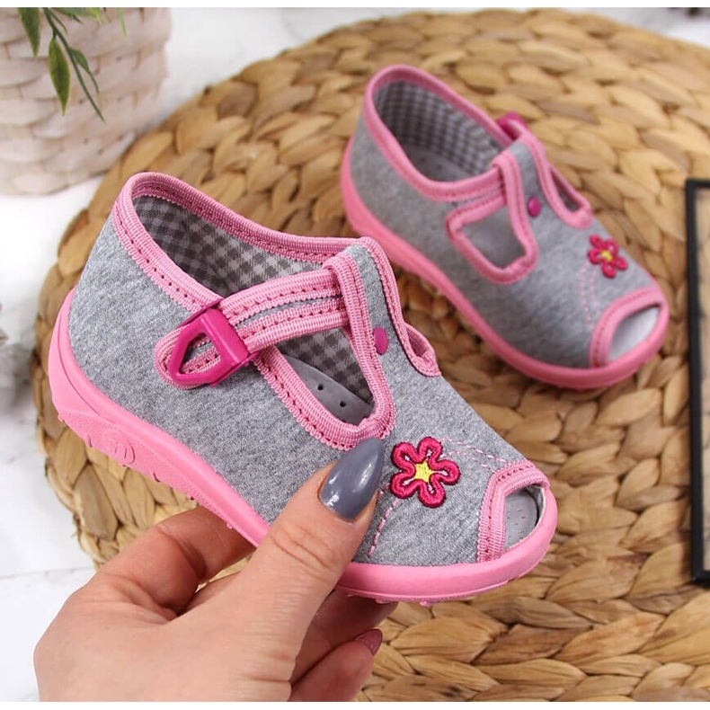 Chaussons, sandales pour filles, maison gris Nazo rose 1