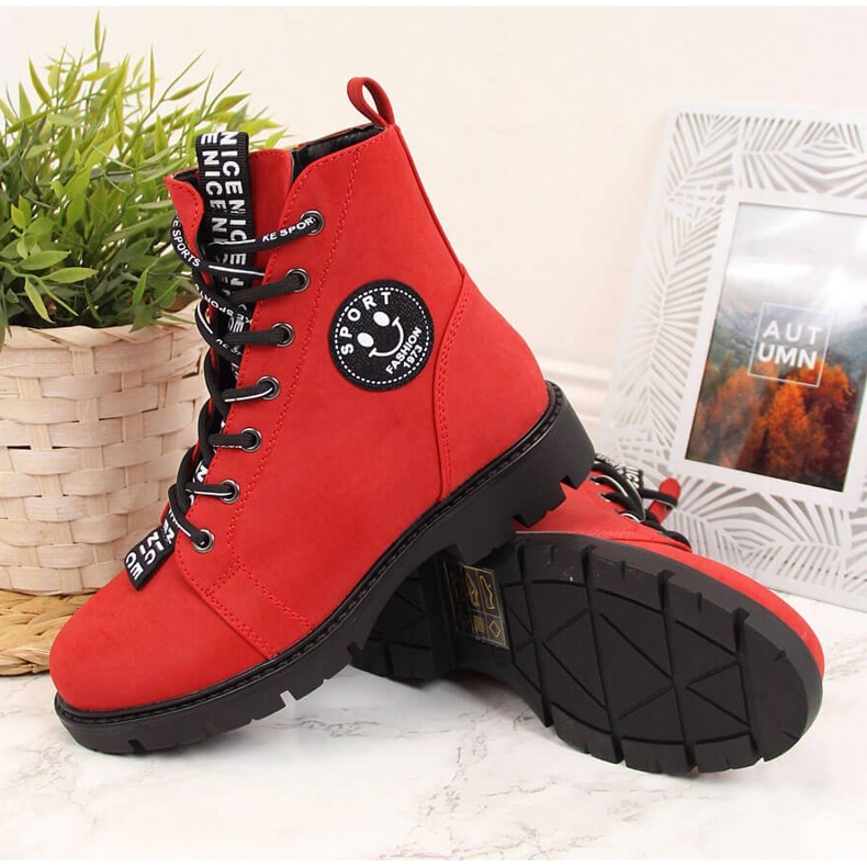 Les ouvrières des filles au chaud Vinceza rouge 2