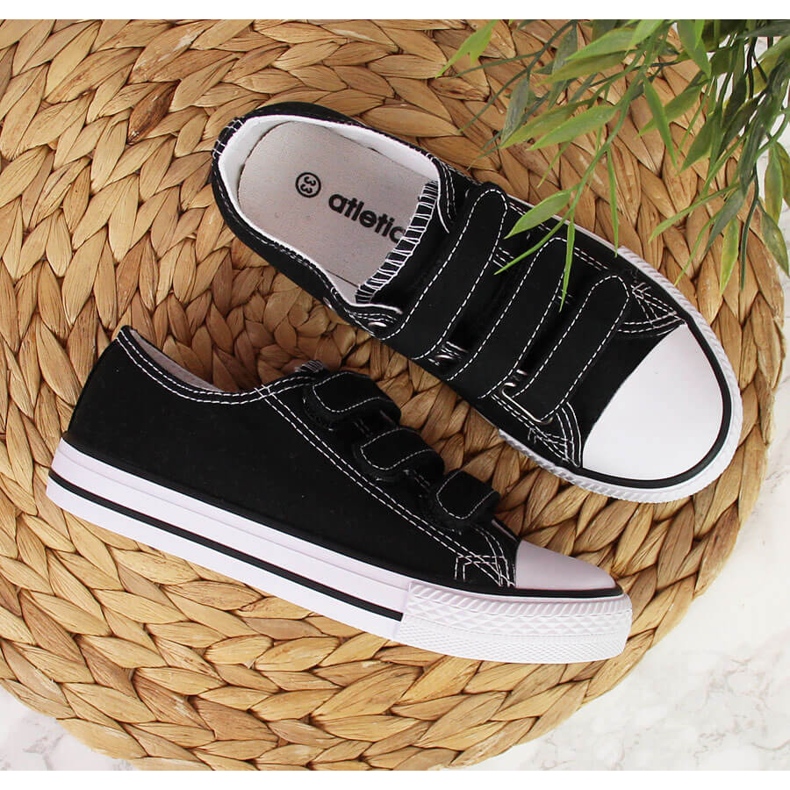Baskets basses noires pour enfant Atletico avec fermetures velcro le noir 2