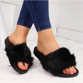 Chaussons femme Jezzi noirs avec fourrure 1