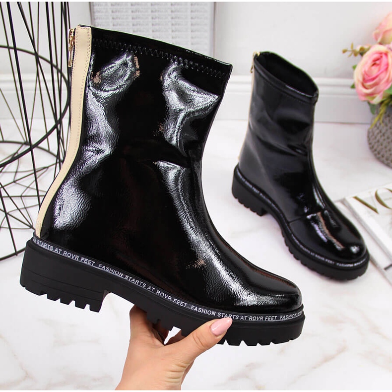 S.Barski Bottes en cuir verni noir par S. Barski le noir 2 S.Barski Bottes en cuir verni noir par S. Barski le noir 2