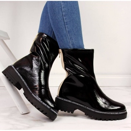 S.Barski Bottes en cuir verni noir par S. Barski 1