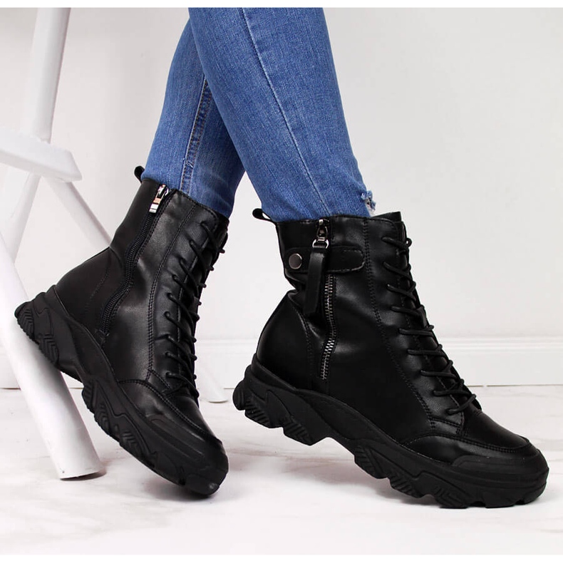Bottes en cuir pour femmes sur la plateforme noire Goe II2N4031 1