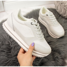 Chaussures de sport pour femmes sur la plate-forme blanche Big Star II274216 2