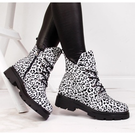 Bottes pour femmes isolées Filippo blanches 1