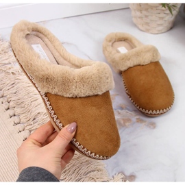 Chaussons de maison femme avec fourrure camel Cloxx brun 2