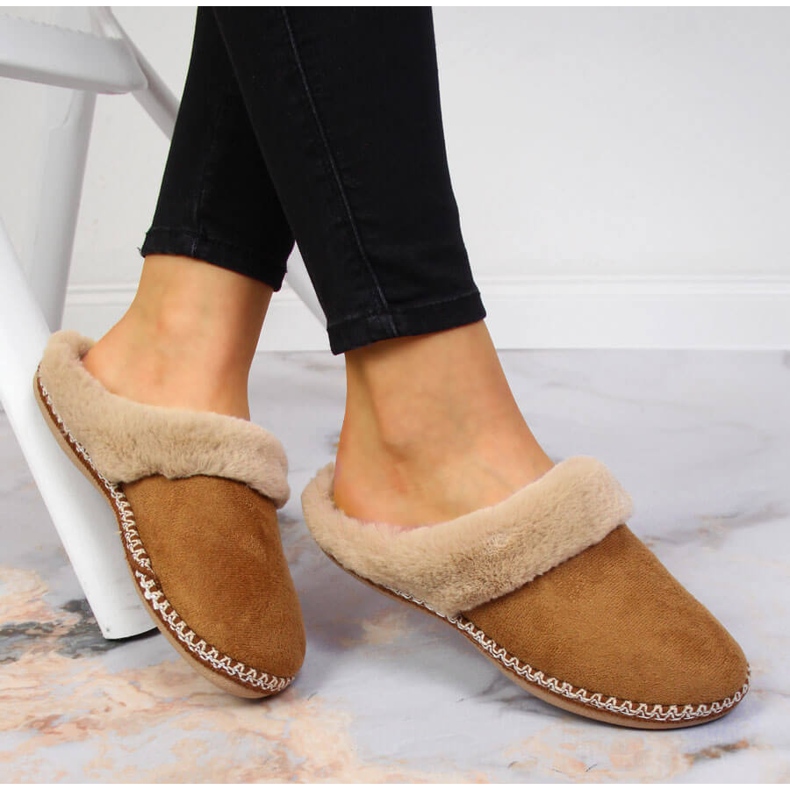 Chaussons de maison femme avec fourrure camel Cloxx brun 1 Chaussons de maison femme avec fourrure camel Cloxx brun 1
