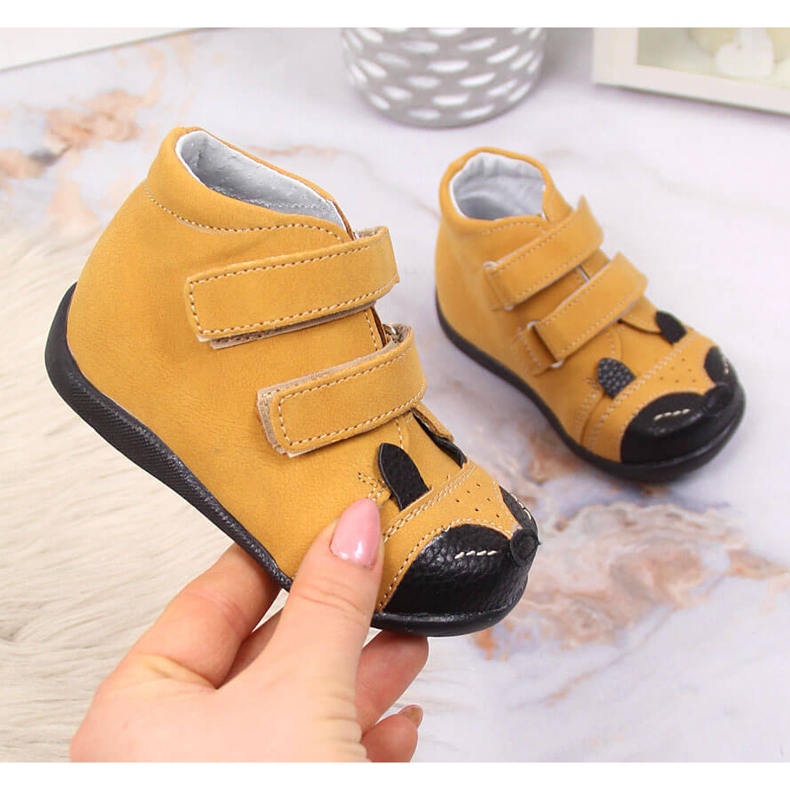 Chaussures garçon avec velcro camel Kornecki 6448 brun 1 Chaussures garçon avec velcro camel Kornecki 6448 brun 1