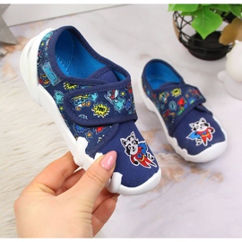 Chaussons pour garçons pour la maternelle avec velcro bleu marine Befado 1