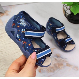Chaussons enfant pour la maternelle sur navets Befado bleu marine 1