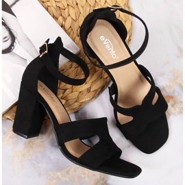 Sandales noires pour femmes eVento sur le poteau 2