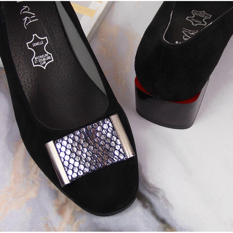 Escarpins sur un bloc en daim Jezzi noir le noir 2