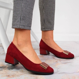 Escarpins sur un bloc de daim Jezzi marron rouge 5
