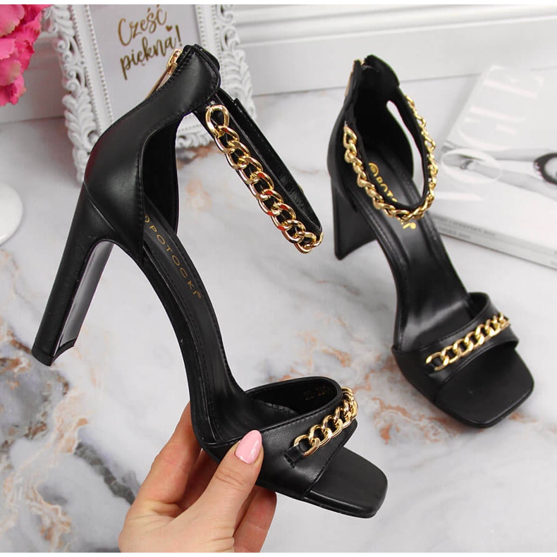 Sandales pour femmes Potocki noires sur un poteau avec une chaîne le noir 1